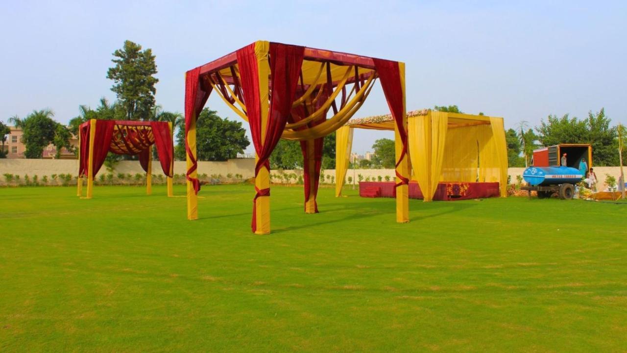 Вилла Wedlock Farms - Events Venue Гургаон Экстерьер фото